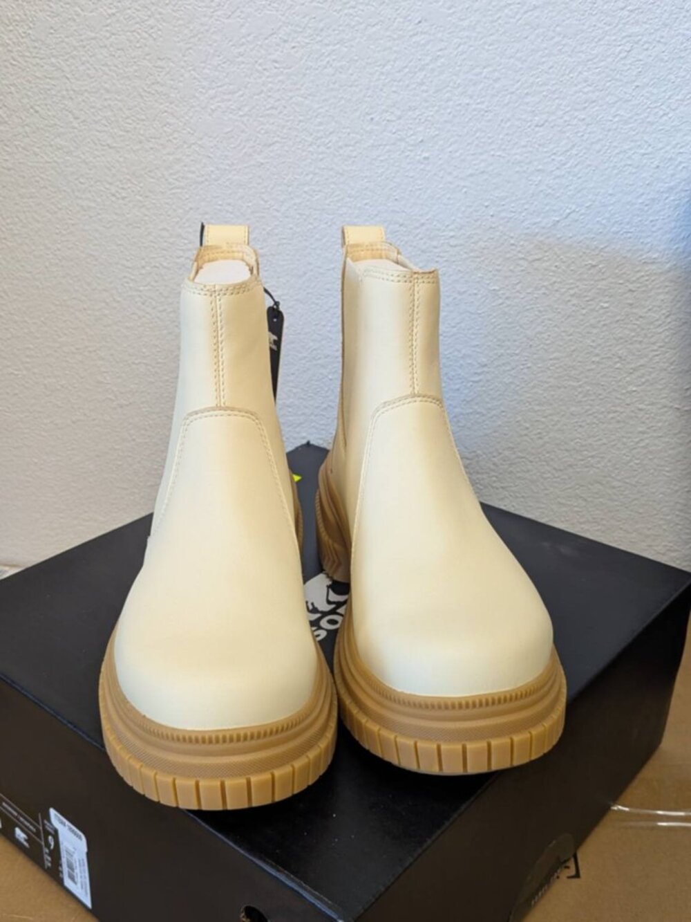 SOREL ONAtm AVE Chelsea Boot Waterproof Women's Boots Honey White, Size: 9 - O - Picture 6 of 6